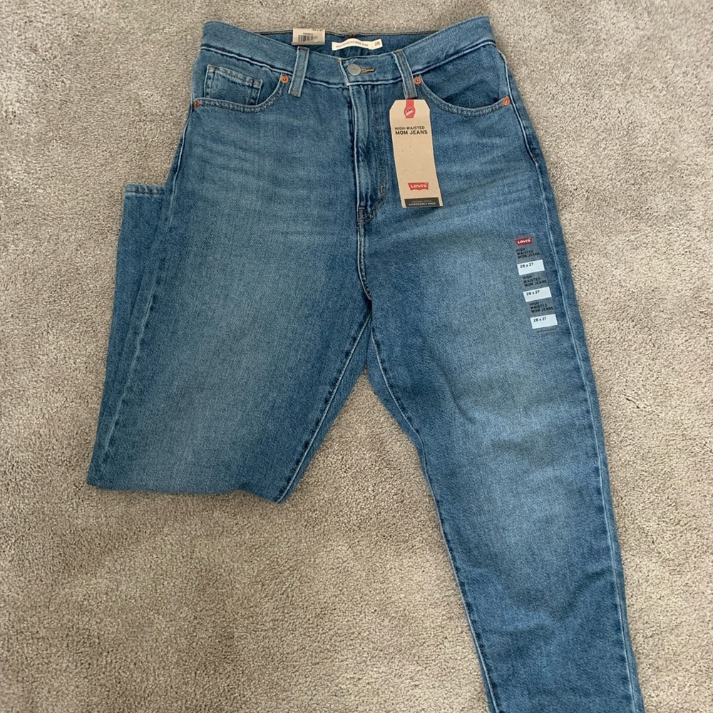 NWT Levi’s high waisted mom jeans